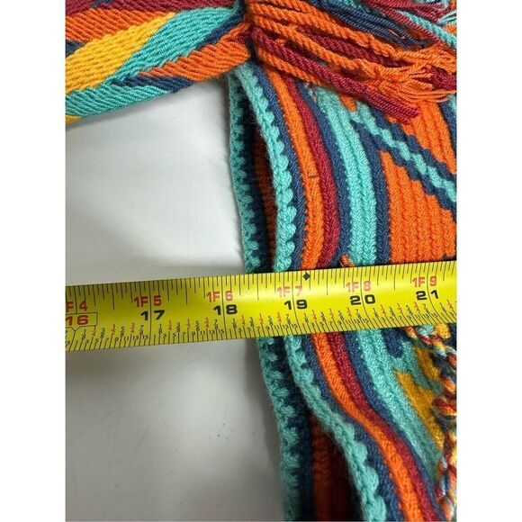 A 100% handmade Authentic Mochila Wayuu Indigenous Colombian Bag - Picture 9 of 14